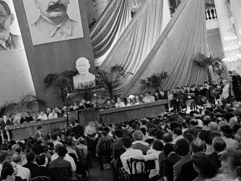 Двойная жизнь советских писателей