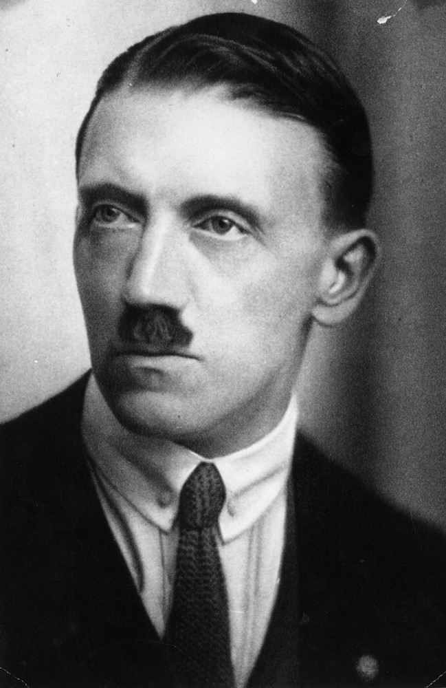 Биография кратко Гитлера: от рождения до самоубийства